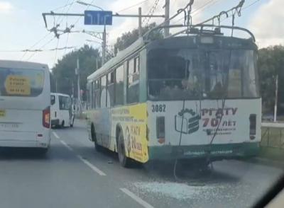 В Рязани на улице Советской Армии троллейбус попал в ДТП